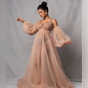 Maternity dress with detachable sleeves (comes without under dress)